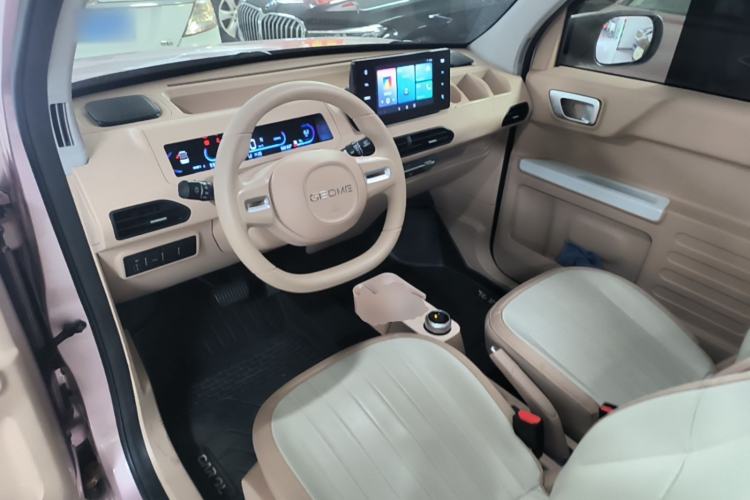 Used Geely Galaxy Panda 2023 Panda Mini 200km Endurance Bear Center Console
