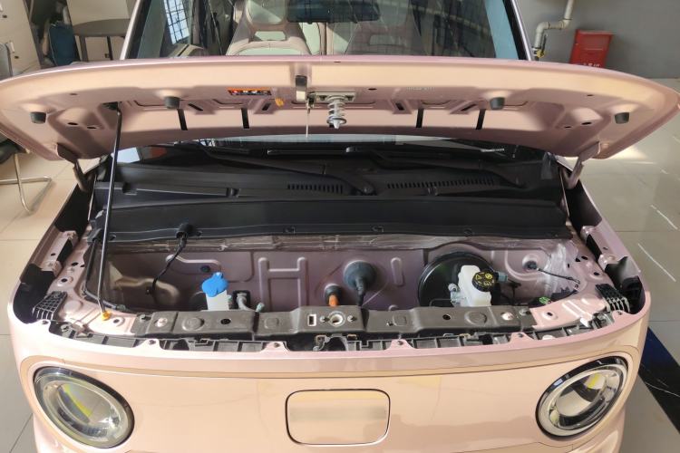 Used Geely Galaxy Panda 2023 Panda Mini 200km Endurance Bear Engine Bay