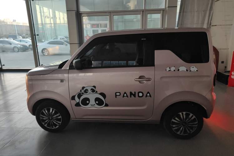 Used Geely Galaxy Panda 2023 Panda Mini 200km Endurance Bear Exterior 3