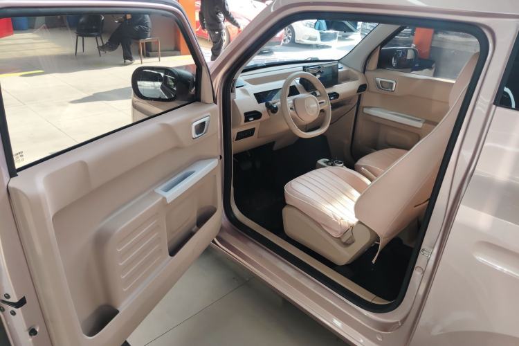 Used Geely Galaxy Panda 2023 Panda Mini 200km Endurance Bear Interior 3