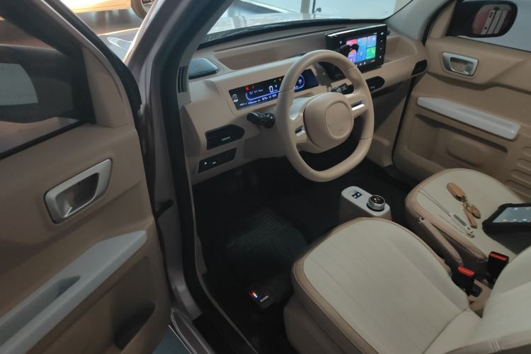 Used Geely Galaxy Panda 2023 Panda Mini 200km Endurance Bear Interior 3