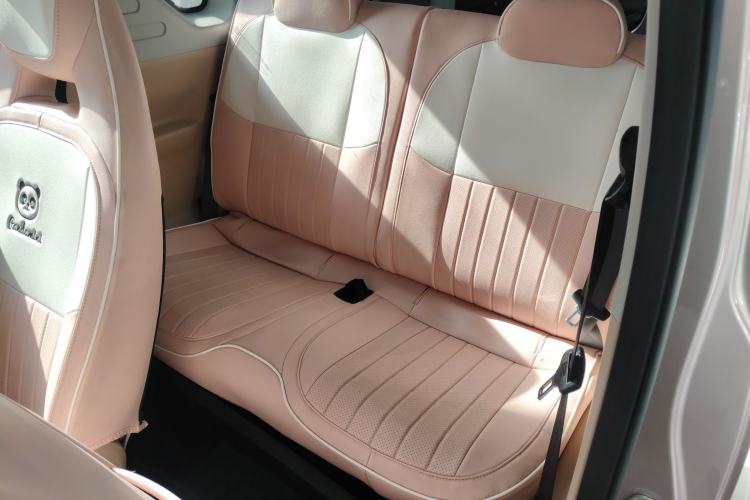 Used Geely Galaxy Panda 2023 Panda Mini 200km Endurance Bear Interior 4