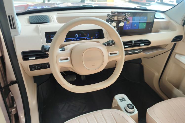 Used Geely Galaxy Panda 2023 Panda Mini 200km Endurance Bear Steering Wheel