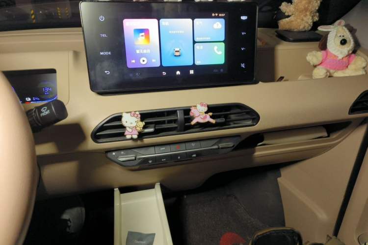 Used Geely Galaxy Panda 2023 Panda Mini 200km Endurance Bear Audio And AC Panel