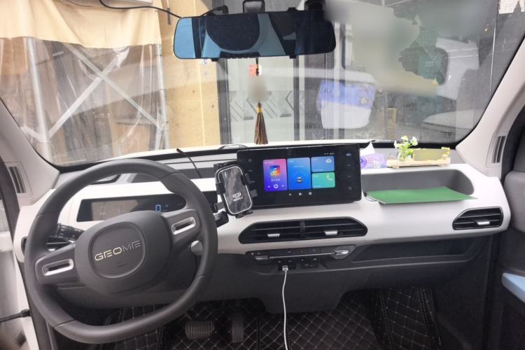 Used Geely Galaxy Panda 2023 Panda Mini 200km Endurance Bear Center Console
