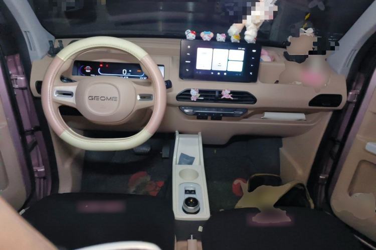 Used Geely Galaxy Panda 2023 Panda Mini 200km Endurance Bear Center Console