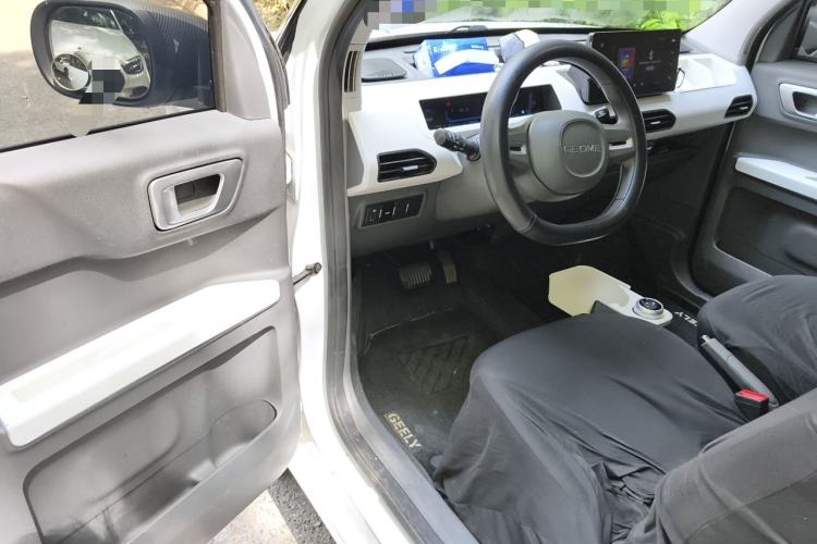 Used Geely Galaxy Panda 2023 Panda Mini 200km Endurance Bear Driver Seat