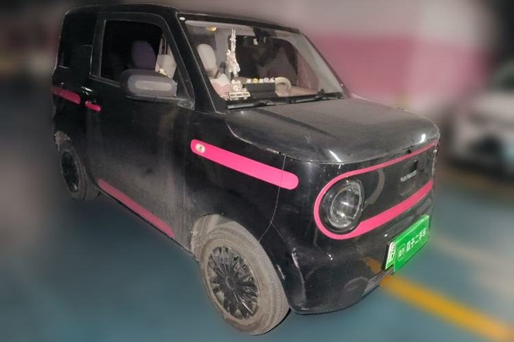 Used Geely Galaxy Panda 2023 Panda Mini 200km Endurance Bear Front Right 45 Deg