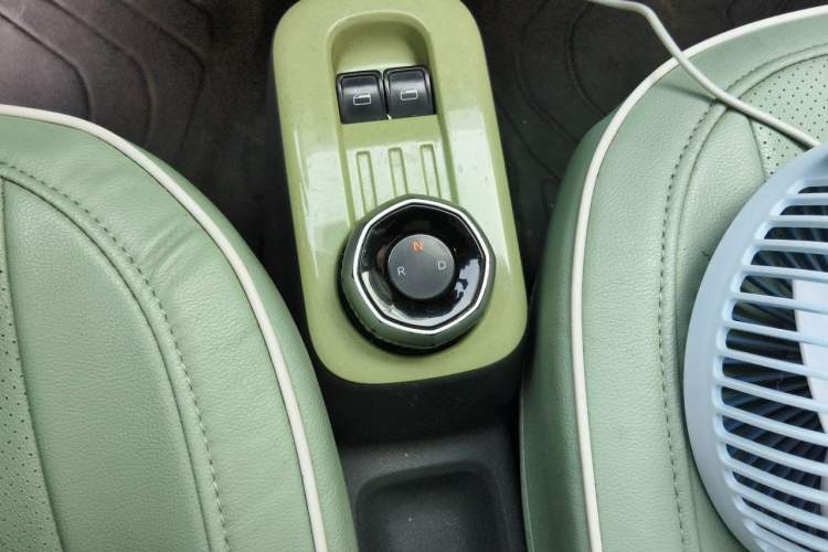 Used Geely Galaxy Panda 2023 Panda Mini New Year Edition Treasure Bear Gear Lever