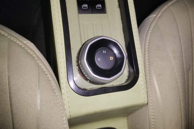 Used Geely Galaxy Panda 2023 Panda Mini 200km Dynamic Bear Gear Lever