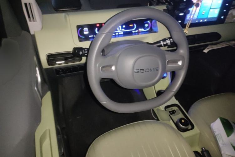 Used Geely Galaxy Panda 2023 Panda Mini 200km Dynamic Bear Steering Wheel