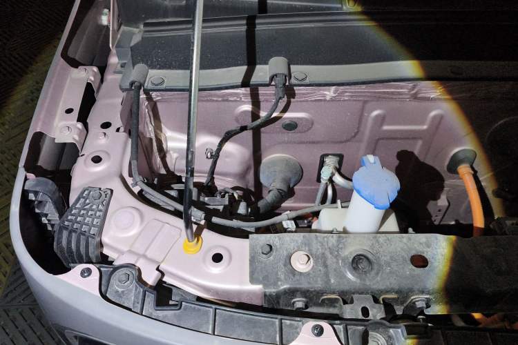 Used Geely Galaxy Panda 2023 Panda Mini 200km Endurance Bear Engine Bay Right