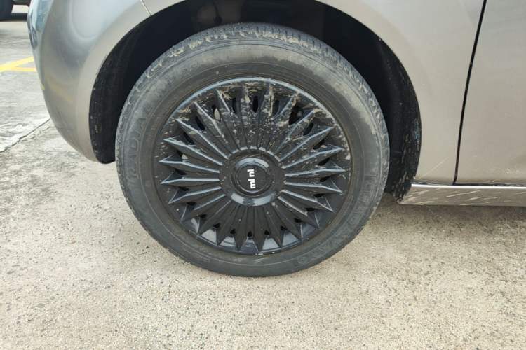 Used Geely Galaxy Panda 2023 Panda Mini 200km Dynamic Bear Left Front Wheel Hub