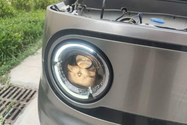 Used Geely Galaxy Panda 2023 Panda Mini 200km Endurance Bear Right Front Headlight
