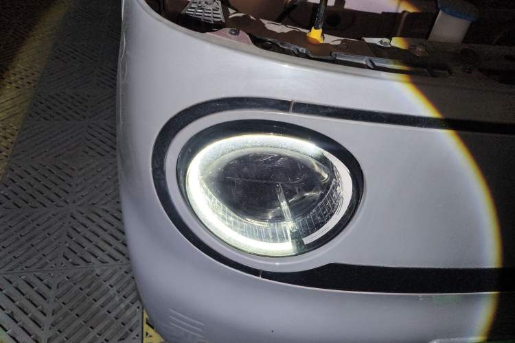 Used Geely Galaxy Panda 2023 Panda Mini 200km Endurance Bear Right Front Headlight