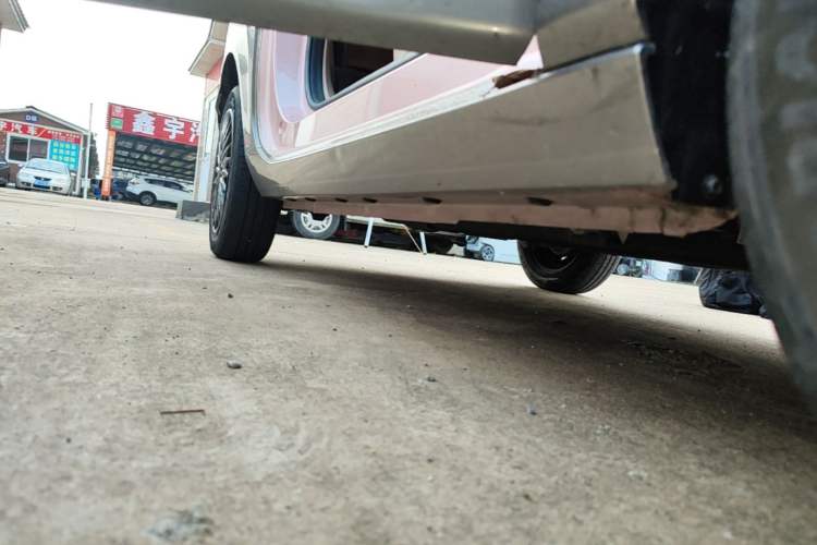 Used Geely Galaxy Panda 2023 Panda Mini 200km Dynamic Bear Right Side Sill