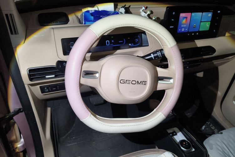Used Geely Galaxy Panda 2023 Panda Mini 200km Endurance Bear Steering Wheel
