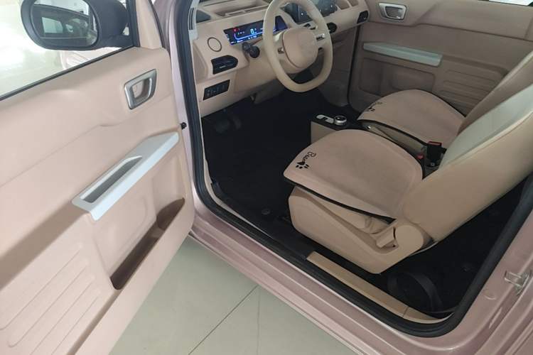 Used Geely Galaxy Panda 2023 Panda Mini 200km Endurance Bear Driver Seat