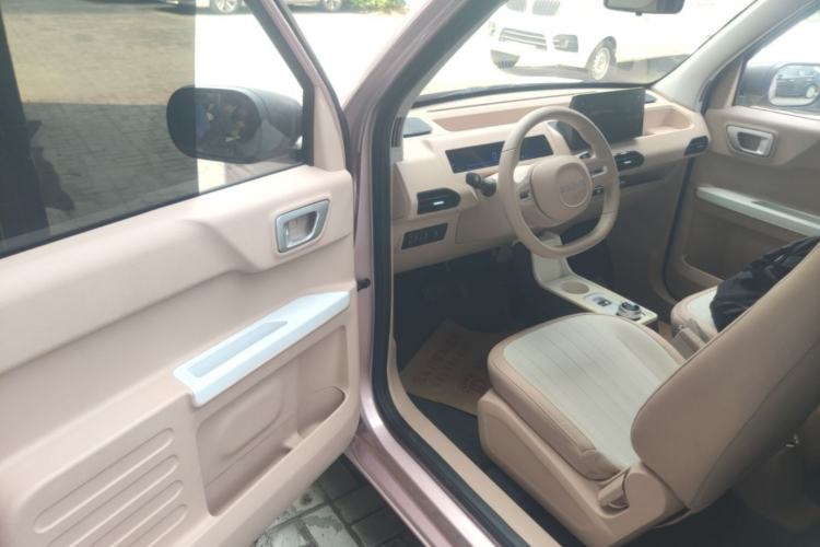 Used Geely Galaxy Panda 2023 Panda Mini 200km Endurance Bear Driver Seat
