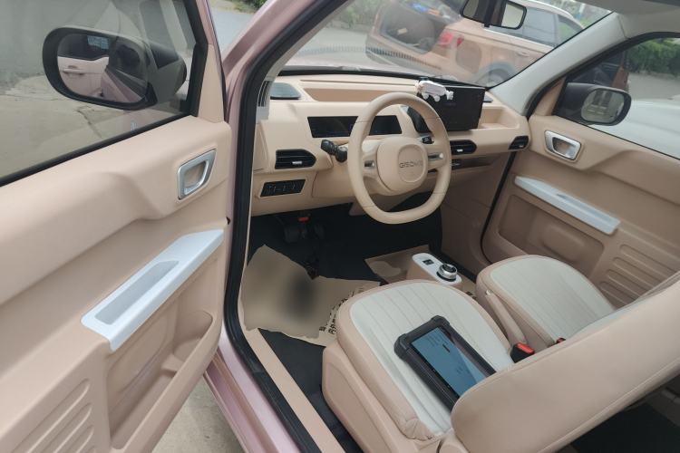 Used Geely Galaxy Panda 2023 Panda Mini 200km Endurance Bear Driver Seat