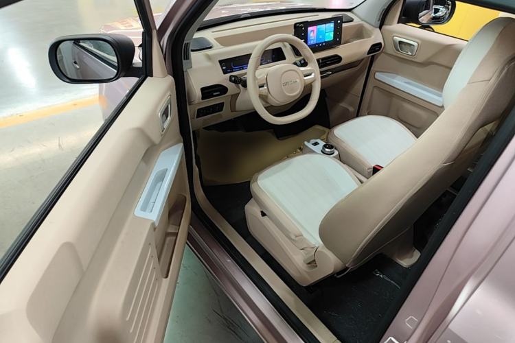 Used Geely Galaxy Panda 2023 Panda Mini 200km Endurance Bear Driver Seat