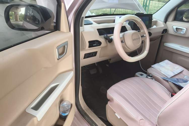 Used Geely Galaxy Panda 2023 Panda Mini 200km Endurance Bear Driver Seat