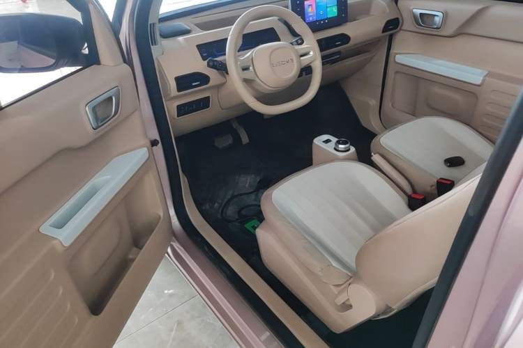 Used Geely Galaxy Panda 2023 Panda Mini 200km Endurance Bear Driver Seat