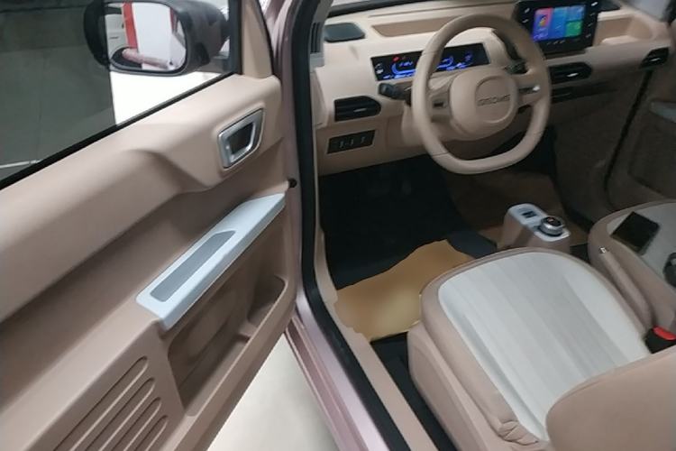 Used Geely Galaxy Panda 2023 Panda Mini 200km Endurance Bear Driver Seat