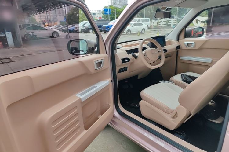 Used Geely Galaxy Panda 2023 Panda Mini 200km Endurance Bear Driver Seat
