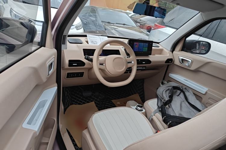 Used Geely Galaxy Panda 2023 Panda Mini 200km Endurance Bear Driver Seat