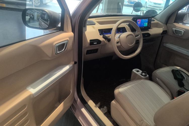 Used Geely Galaxy Panda 2023 Panda Mini 200km Endurance Bear Driver Seat
