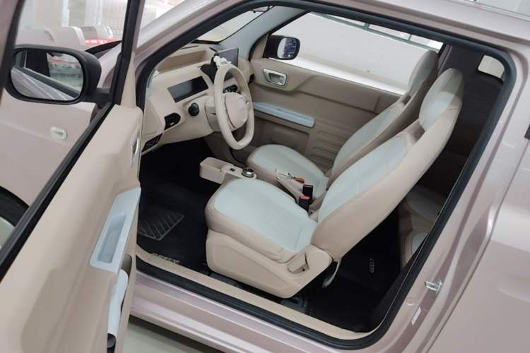 Used Geely Galaxy Panda 2023 Panda Mini 200km Endurance Bear Driver Seat