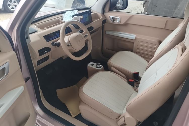 Used Geely Galaxy Panda 2023 Panda Mini 200km Endurance Bear Driver Seat