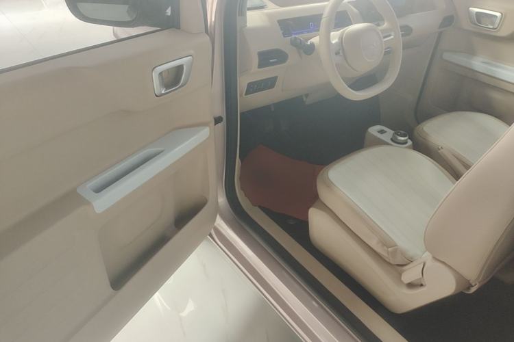 Used Geely Galaxy Panda 2023 Panda Mini 200km Endurance Bear Driver Seat