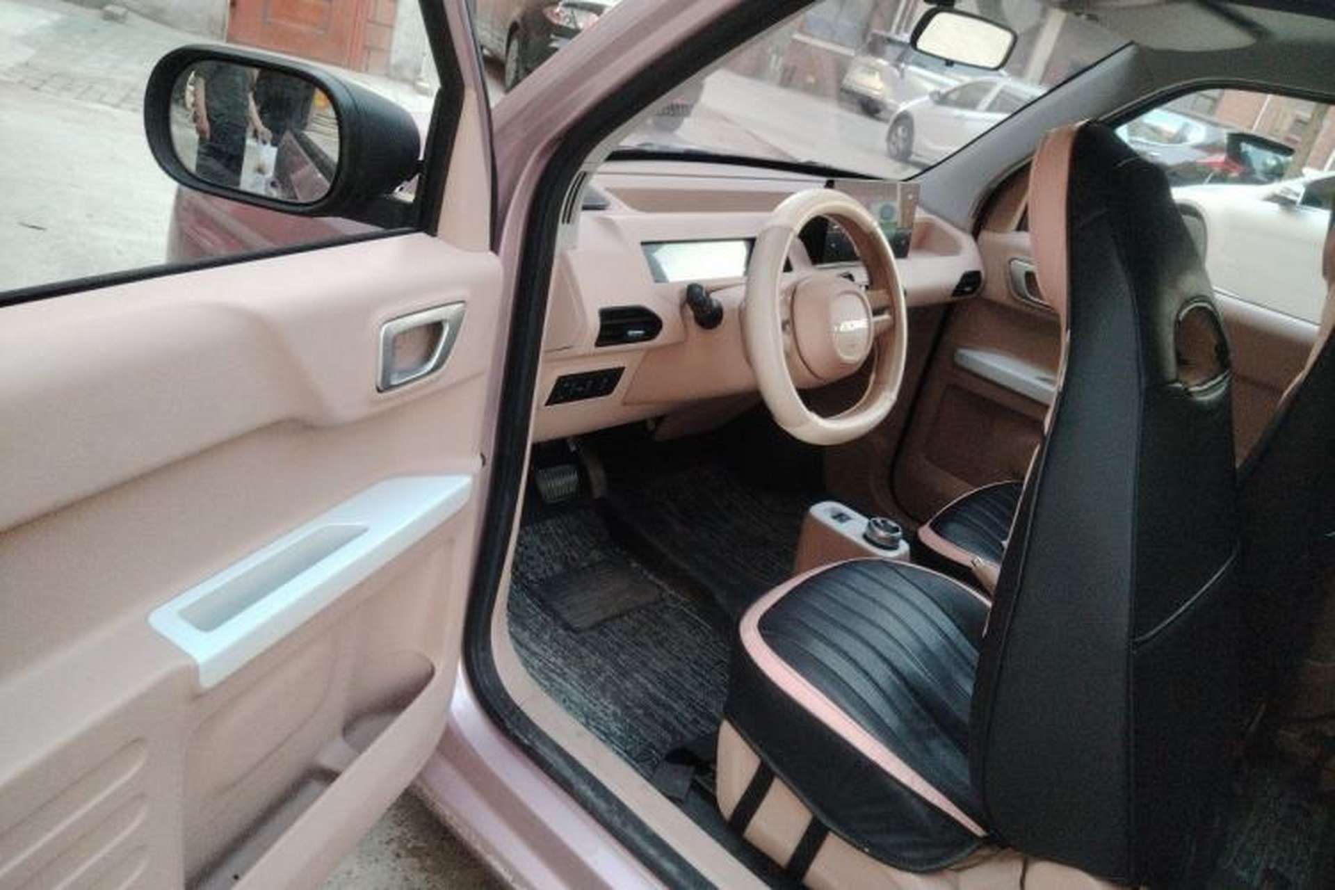 Used Geely Galaxy Panda 2023 Panda Mini 200km Endurance Bear Driver Seat