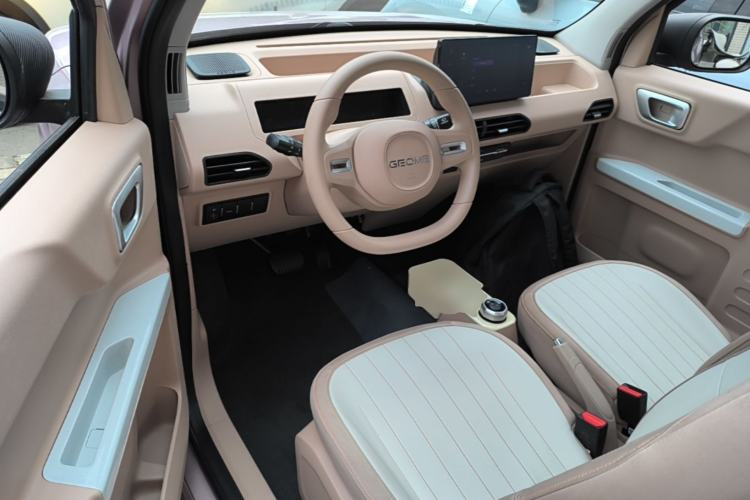 Used Geely Galaxy Panda 2023 Panda Mini 200km Endurance Bear Driver Seat