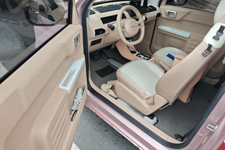 Used Geely Galaxy Panda 2023 Panda Mini 200km Endurance Bear Driver Seat