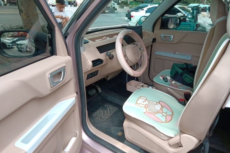 Used Geely Galaxy Panda 2023 Panda Mini 200km Endurance Bear Driver Seat