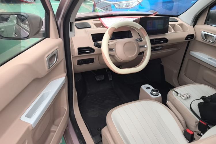 Used Geely Galaxy Panda 2023 Panda Mini 200km Endurance Bear Driver Seat