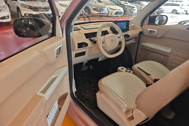Used Geely Galaxy Panda 2023 Panda Mini 200km Endurance Bear Driver Seat