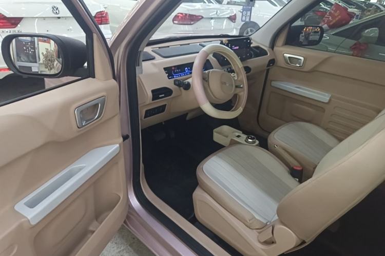 Used Geely Galaxy Panda 2023 Panda Mini 200km Endurance Bear Driver Seat