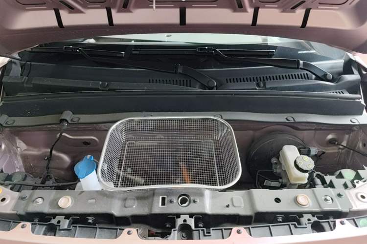 Used Geely Galaxy Panda 2023 Panda Mini 200km Endurance Bear Engine Bay