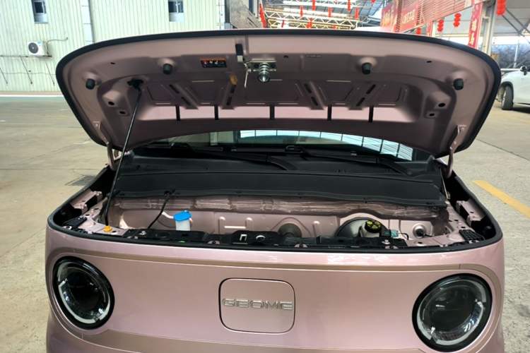 Used Geely Galaxy Panda 2023 Panda Mini 200km Endurance Bear Engine Bay