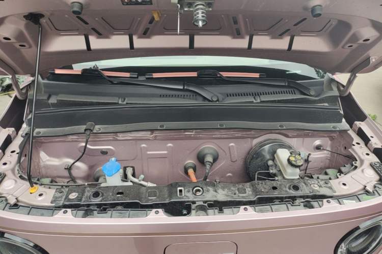 Used Geely Galaxy Panda 2023 Panda Mini 200km Endurance Bear Engine Bay