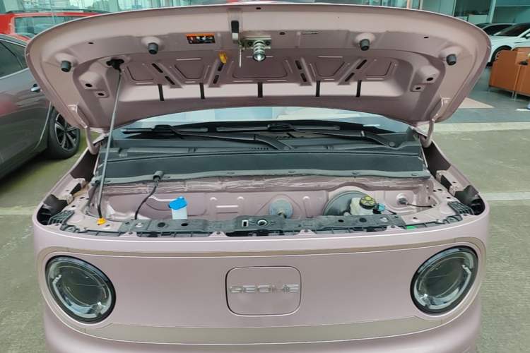 Used Geely Galaxy Panda 2023 Panda Mini 200km Endurance Bear Engine Bay
