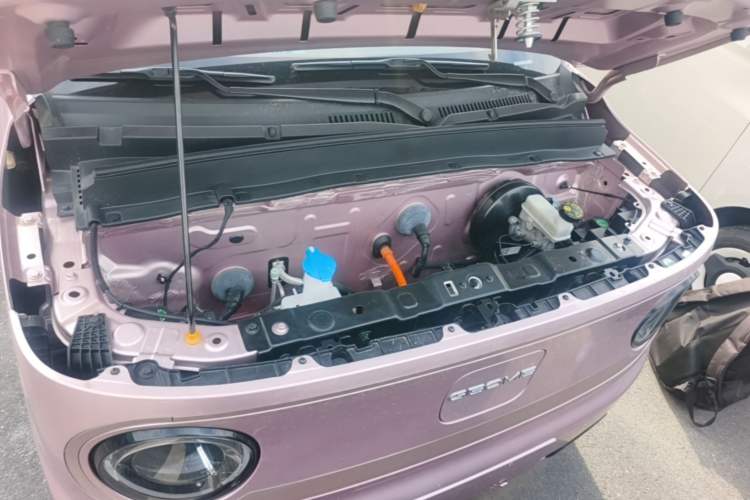 Used Geely Galaxy Panda 2023 Panda Mini 200km Endurance Bear Engine Bay