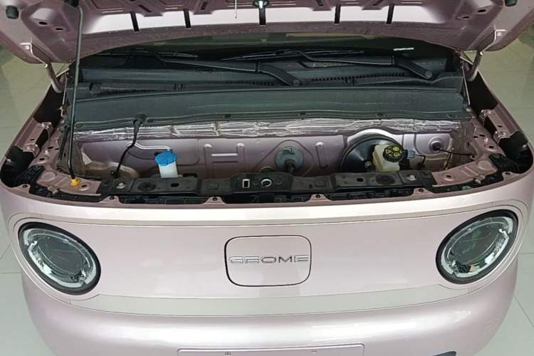 Used Geely Galaxy Panda 2023 Panda Mini 200km Endurance Bear Engine Bay