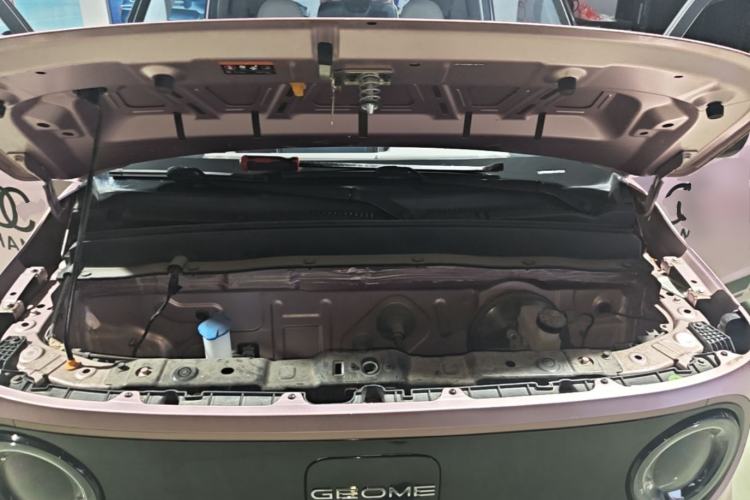 Used Geely Galaxy Panda 2023 Panda Mini 200km Endurance Bear Engine Bay