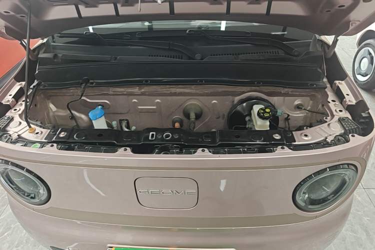 Used Geely Galaxy Panda 2023 Panda Mini 200km Endurance Bear Engine Bay