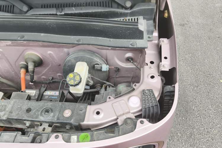Used Geely Galaxy Panda 2023 Panda Mini 200km Endurance Bear Engine Bay Left
